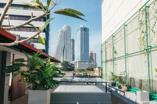 Nearby attraction, VIBE Colombo in Cinnamon Gardens