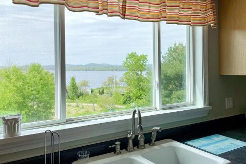 . Belfast Bay View Apartment