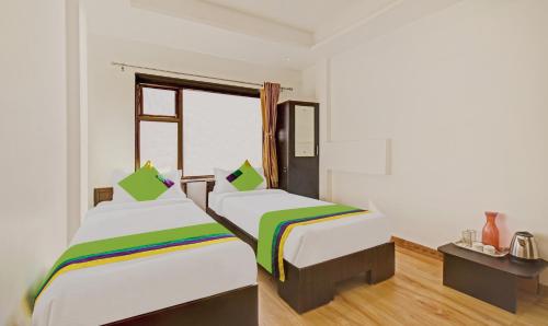 Deluxe Double Room image 6