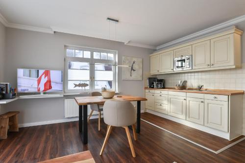 Apartment with Balcony image 10