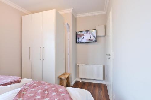 Apartment with Balcony image 3