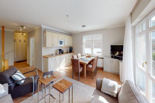 Apartment with Terrace image 9