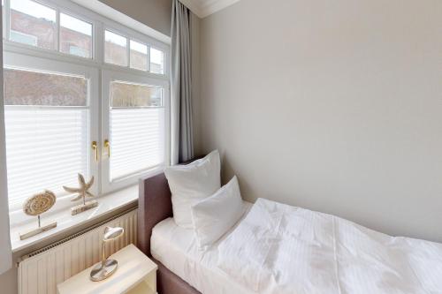 Apartment with Terrace image 4