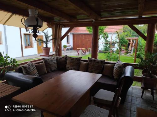 Balkons/terase, Ubytování Naděje (Ubytovani Nadeje) in Lomnice Nad Luznici