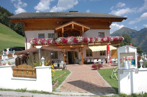 Hotel-Pension Lackenbauer