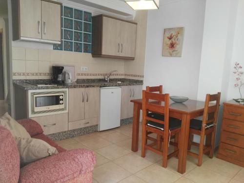 Apartamentos El Barrio - image 13