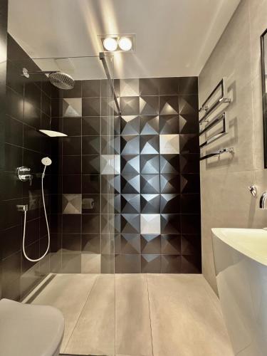 Platinum Towers Central Apartments - image 14