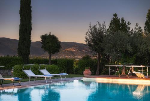 Svømmebasseng, CASALE DEI GIRASOLI 14, Emma Villas in Borgonuovo