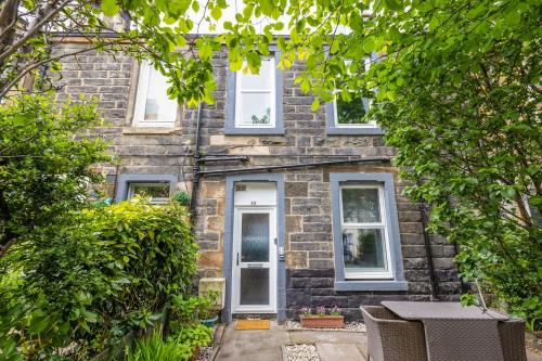 Charming Apartment near Leith Links with Patio - image 14