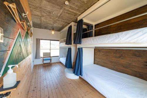 1 twin bed