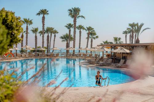 Louis Althea Beach - image 13