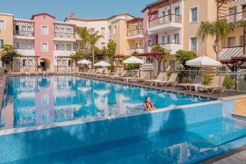 Louis Althea Beach - image 9