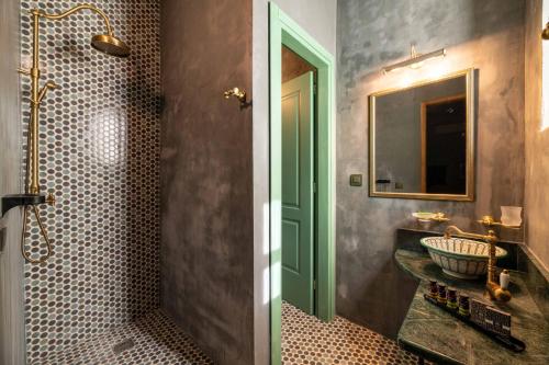 Superior Double Room image 5