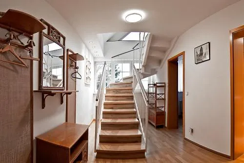 Haus Müritz, 14 Roter Milan in Zielow, Deutschland