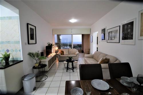 COSea Living: Seaside 2 Bedroom Flat Kings Palace 209 1