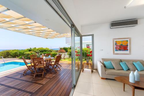 Villa with Sea View image 10