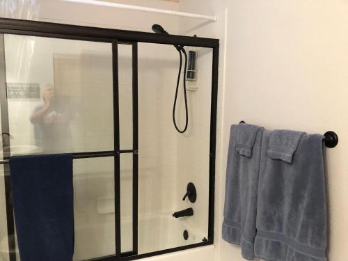 1 or 2 bedrooms with bath at Indian Peaks golf course thumb 2