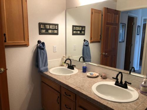 Bathroom, 1 or 2 bedrooms with bath in our shared home at Indian Peaks Golf Course in Lafayette (CO)