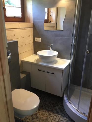 Chatka z sauną nad rzeką (Chatka z sauna nad rzeka) in ซิเซียก