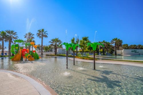 Holiday Family Village 5