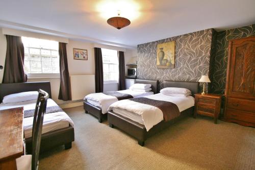 Central Hotel Cheltenham by Roomsbooked - image 6