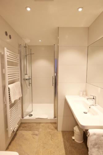 Phòng tắm, Hotel Gasthof Jagerstuble in Freudenstadt