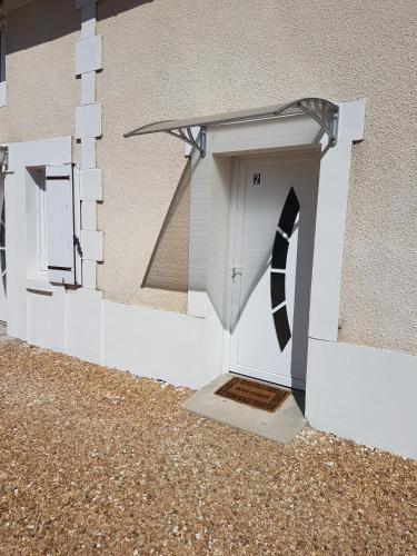 Bejárat, 02 - Tres joli 2 pieces avec 3 lits pouvant accueillir jusqu'a 5 personnes, situe au rdc avec entree in Razac Sur L'Isle