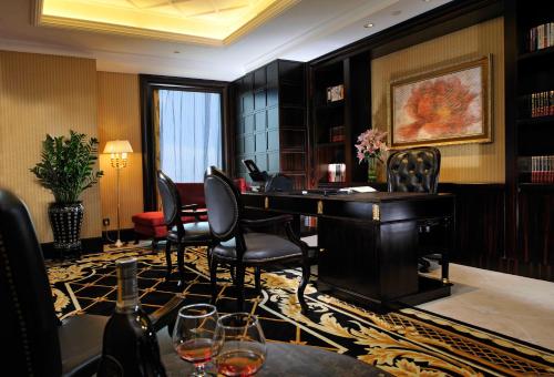 設施, 深圳中海凱驪酒店 (The COLI Hotel Shenzhen) in 龍崗市中心