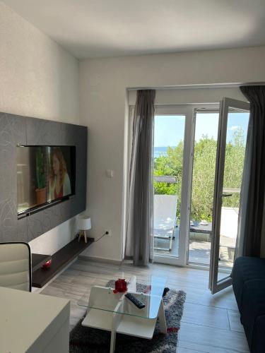Studio Apartment image 10