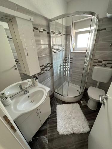 Studio Apartment image 5