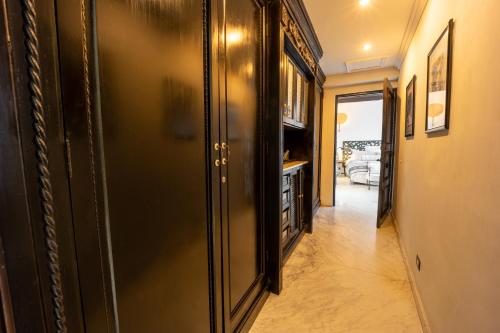 Deluxe Suite with Spa Bath image 3