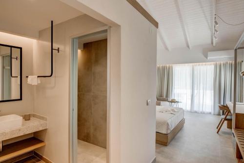 Junior Suite with Sea View image 1