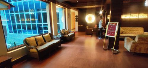 HOTEL RENDEZVOUS 4