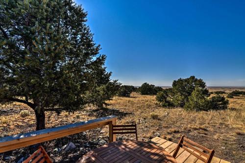 Cozy Remote Retreat • Mountain Views • Stargazing