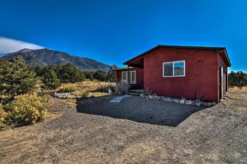 Cozy Remote Retreat • Mountain Views • Stargazing