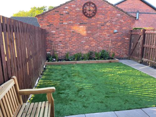 Garden, Tranquil 3 bedroom town house with Sky Glass in Anchorsholme