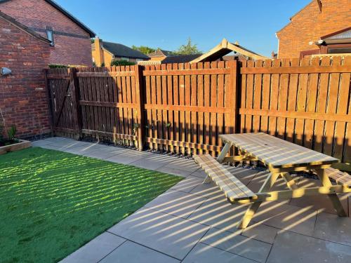 Facilities, Tranquil 3 bedroom town house with Sky Glass in Anchorsholme