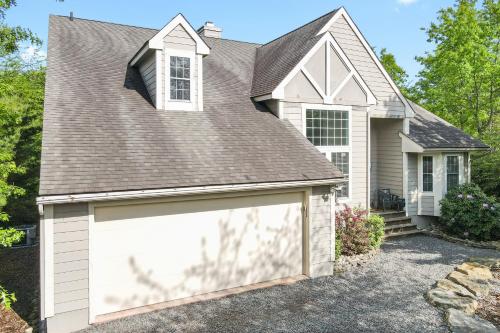 Pine Crest in Pocono Pines, USA