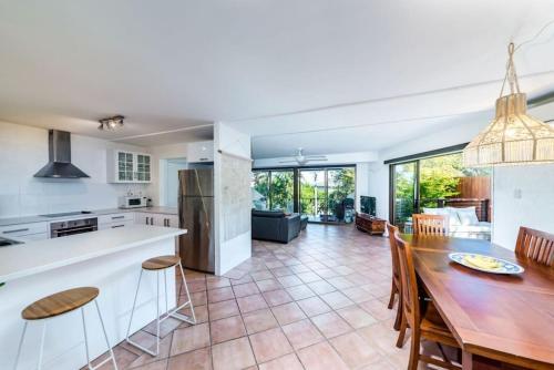 16KAT Holiday Noosa Style, Great location, Pet Friendly