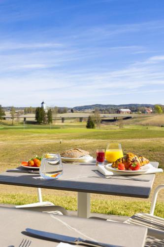 364464237 Lily Country Club