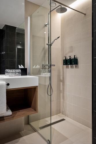364464330 Lily Country Club