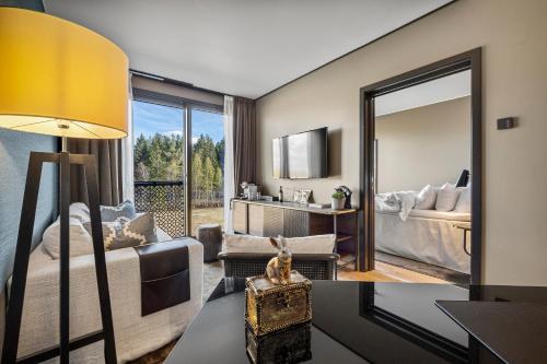 364464334 Lily Country Club