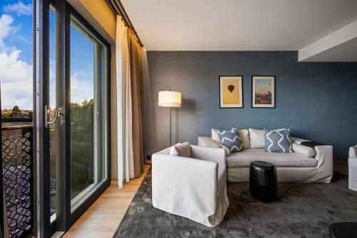 364464337 Lily Country Club