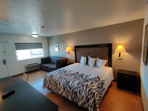 Red Roof Inn Houston - Jersey Village - image 9