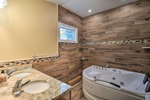 Spacious Tobyhanna Home and Guest Home 3 Mi to Lake in Tobyhanna, USA