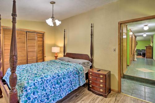 Spacious Tobyhanna Home and Guest Home 3 Mi to Lake in Tobyhanna, USA