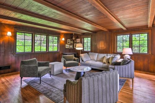 Peaceful and Elegant Cottage with Riverside View in كلاكاماس