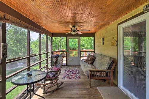 Cozy Cabin with Patio on Craig Creek Pets OK!