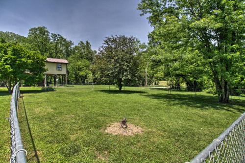 Cozy Cabin with Patio on Craig Creek Pets OK!