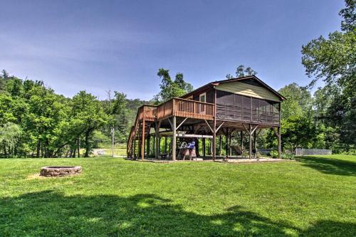 Cozy Cabin with Patio on Craig Creek Pets OK!